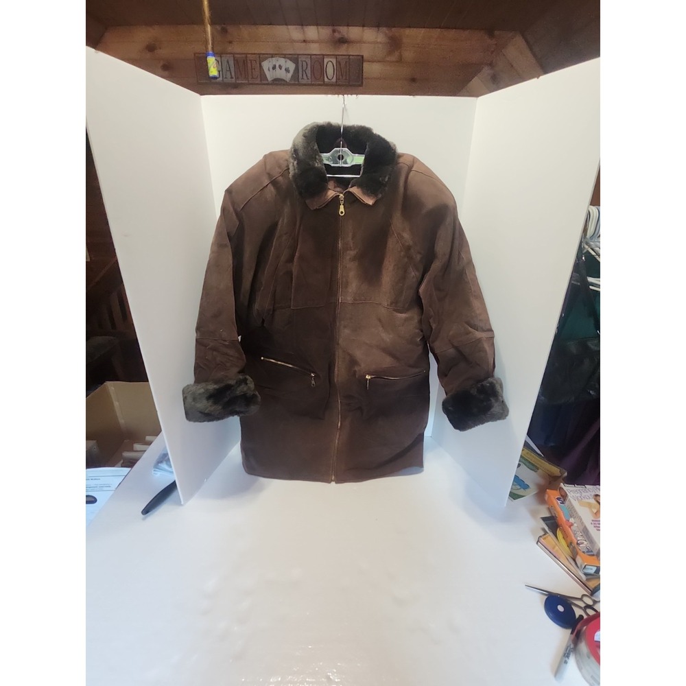 Montgomery Ward's Women's Genuine Leather Jacket Faux‎ Fur Lining